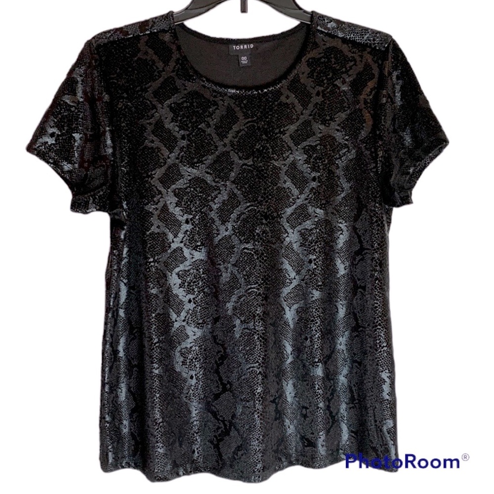 Torrid Womens Black Patterned Shirt Size 00 Animal Print Textured Shimmer EUC